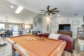 Quiet Redding Getaway about 7 Mi to Downtown!